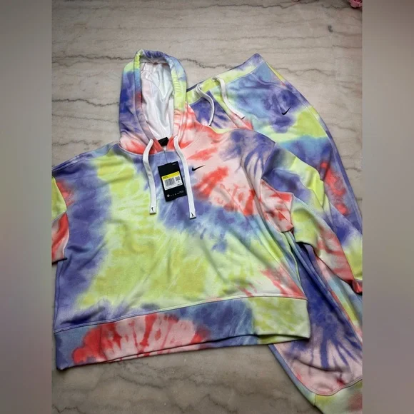 Nike Women's Sweatsuit - Picture 1 of 6